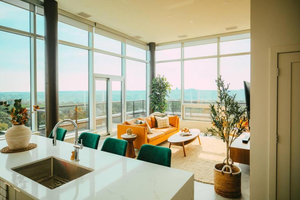 New - Luxury 2Br Penthouse Apt In Central Halifax Exteriör bild