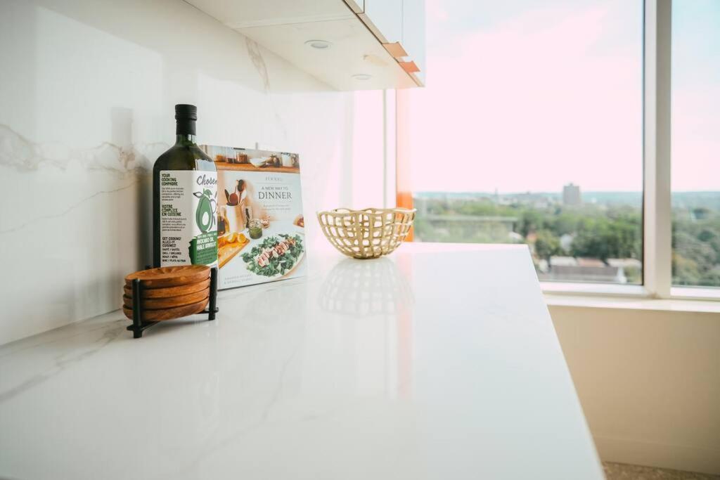 New - Luxury 2Br Penthouse Apt In Central Halifax Exteriör bild