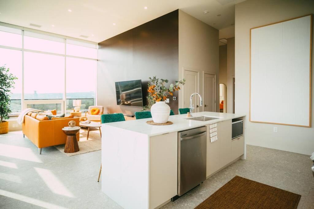 New - Luxury 2Br Penthouse Apt In Central Halifax Exteriör bild